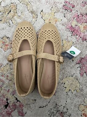 Universal Thread Beige Woven Mary Jane Flats with Buckle new with tag size 10